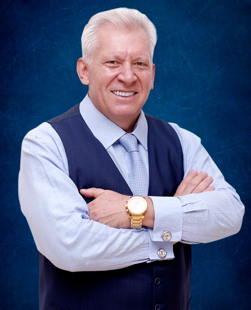 DR. RAUL CANAL