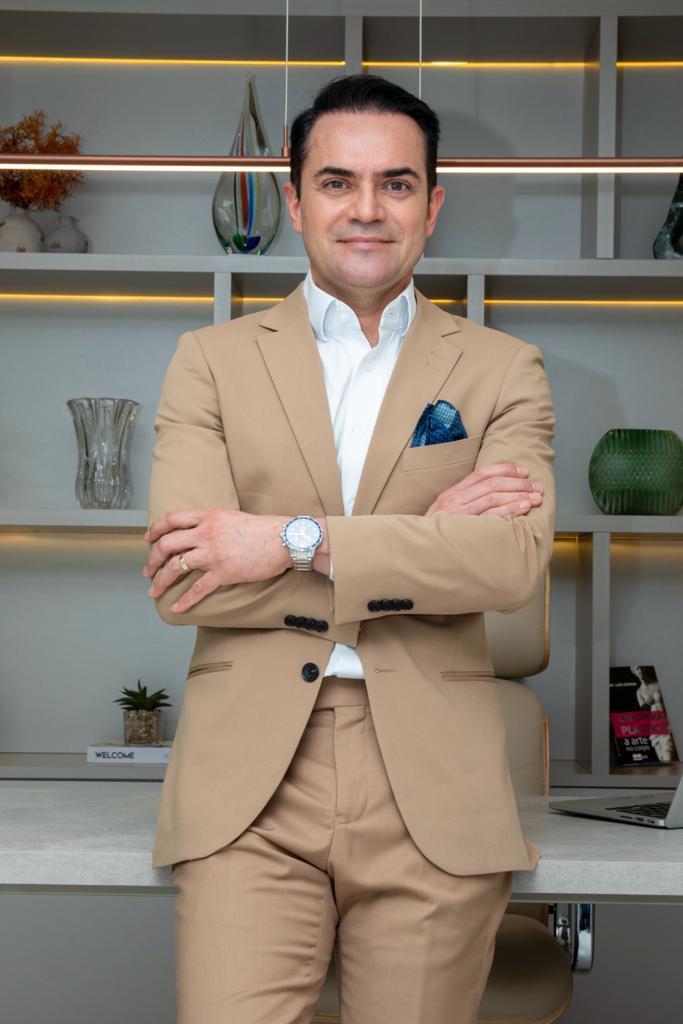 DR. LUIS CONTIN